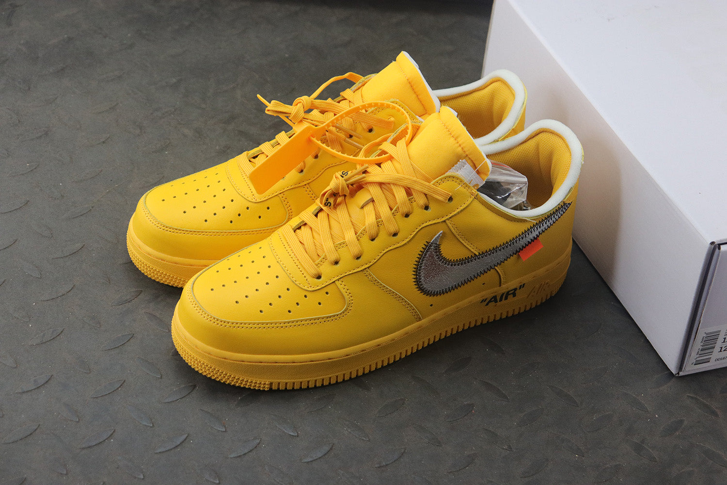 حذاء Air Force 1 Low "Off-White - "University Gold"
