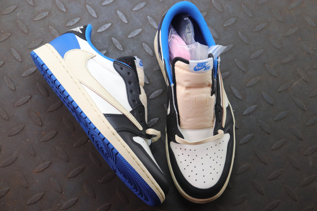 حذاء Air Jordan 1 Low SP "Travis Scott x Fragment"